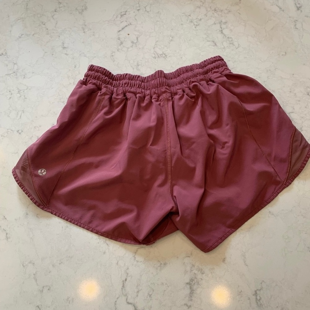 Lululemon Hotty Hot Shorts Mid-Rise